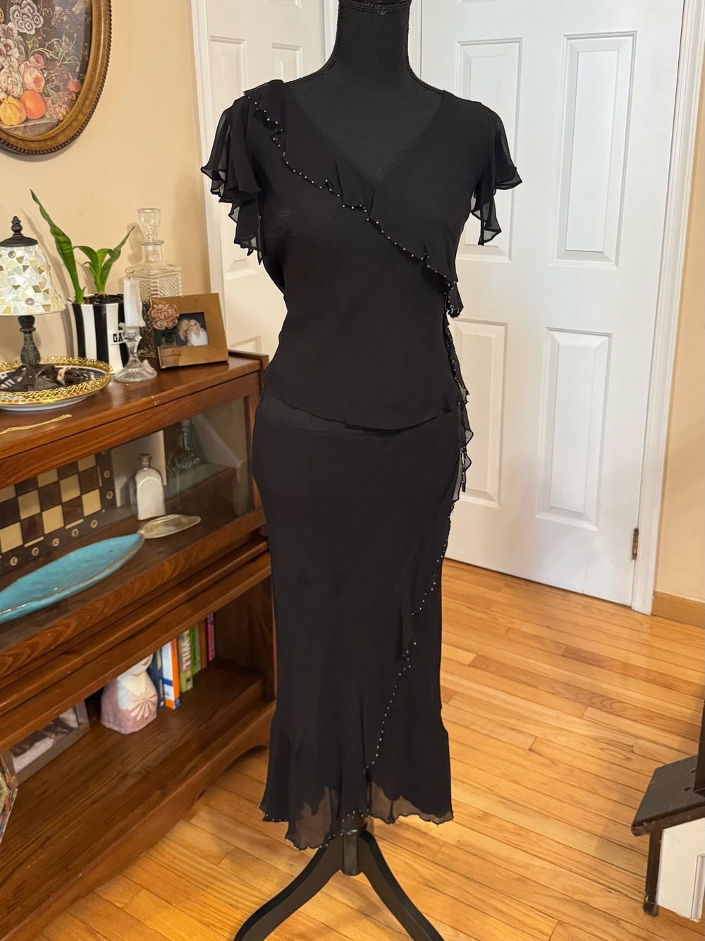 Whimsical Gothic Y2K Robbie Bee 100% Silk Black Ruffle V-Neck 2-pc Set Size 8